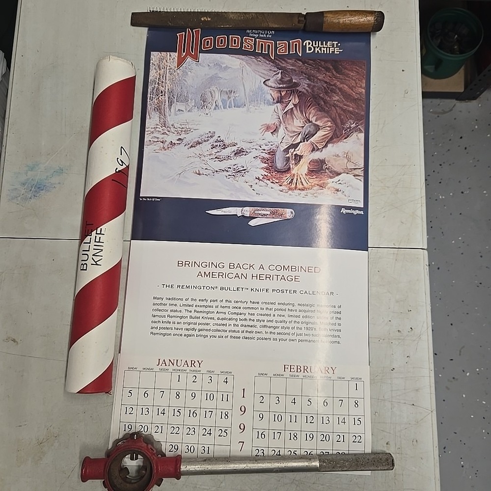 1997 Remington Bullet Knife Mini Trapper Calendar 30x20